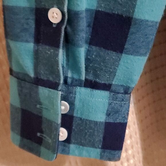 Vineyard Vines relaxed Buffalo button down flannel teal navy 10 - Picture 7 of 7